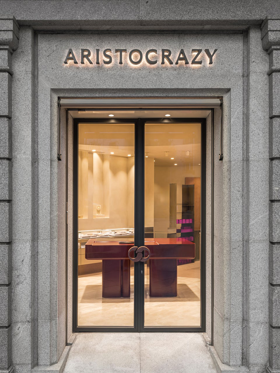 Daily Dialogue, Profile: Aristocrazy (Thumbnail)